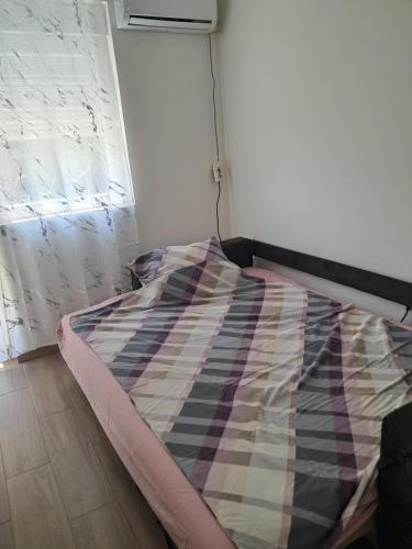 701058063.jpg