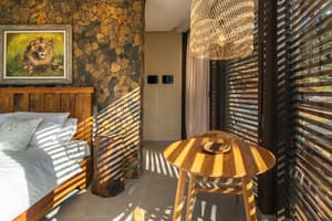 thumbnail: In-room dining