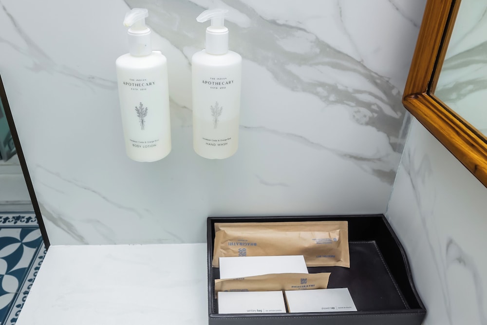Bathroom amenities