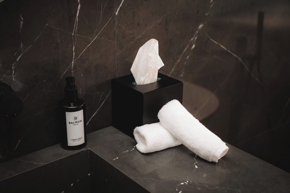 Bathroom amenities