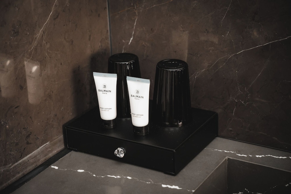 Bathroom amenities