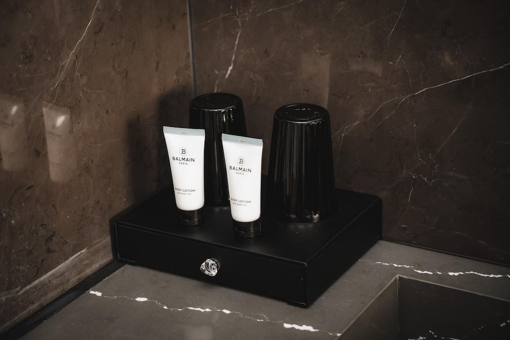 Bathroom amenities