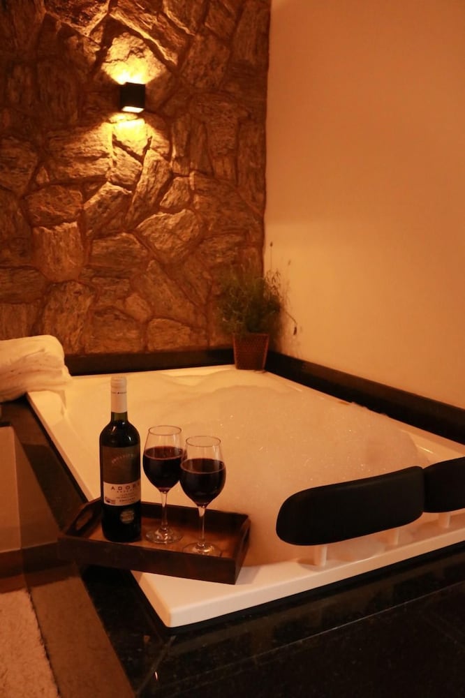 Private spa tub