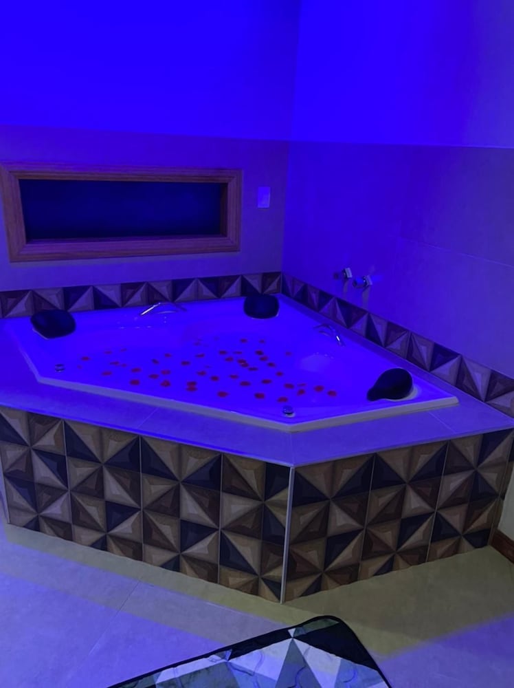 Private spa tub