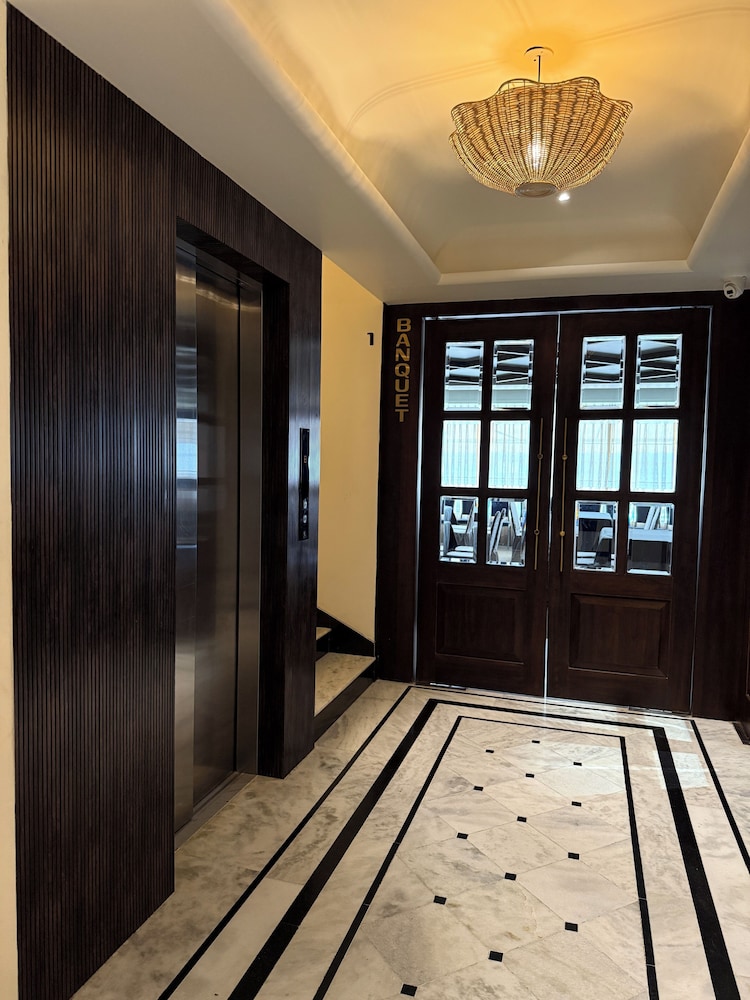 Elevator