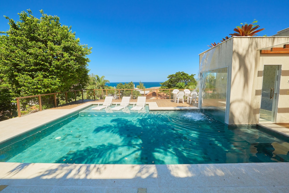 Pool waterfall