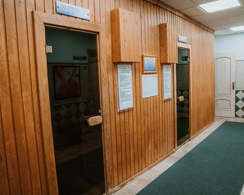 2404O05L.jpg