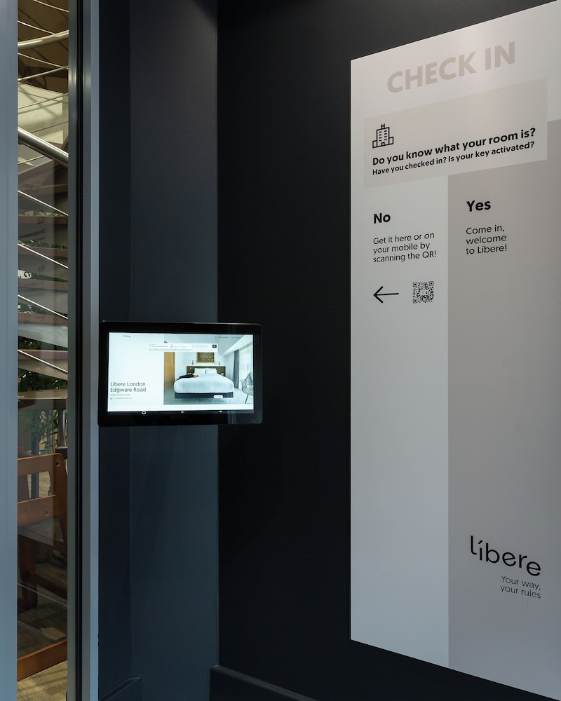 Check-in/check-out kiosk