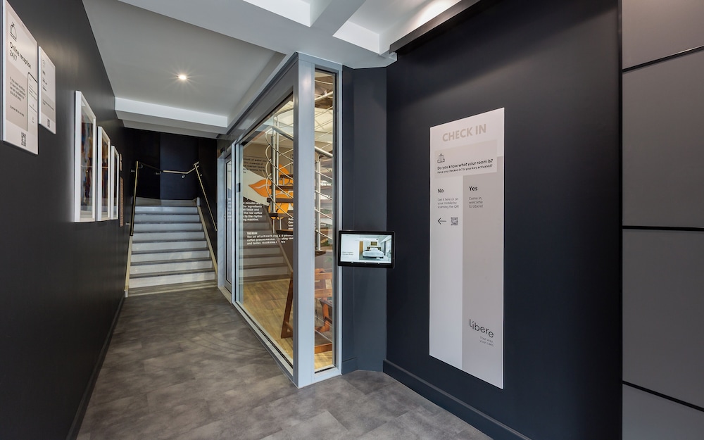 Check-in/check-out kiosk