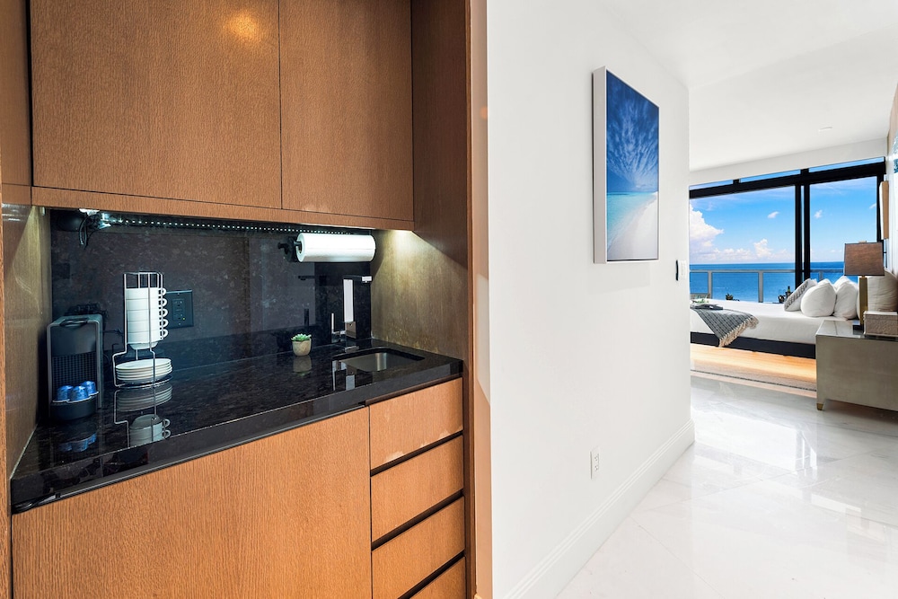 Private kitchenette