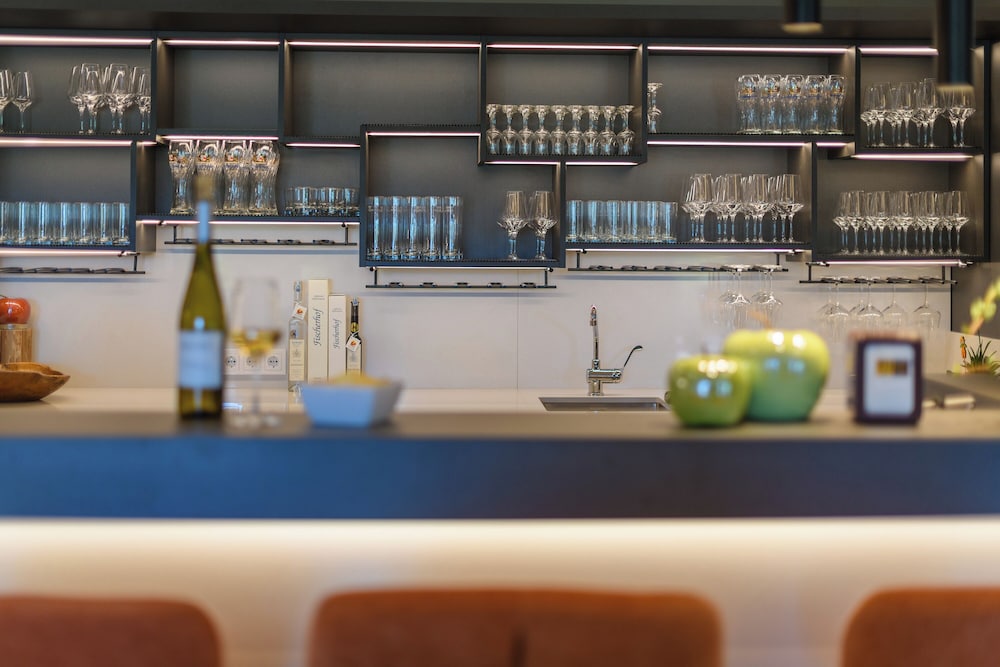 Poolside bar