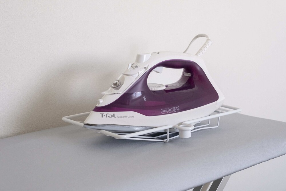 Iron/ironing board