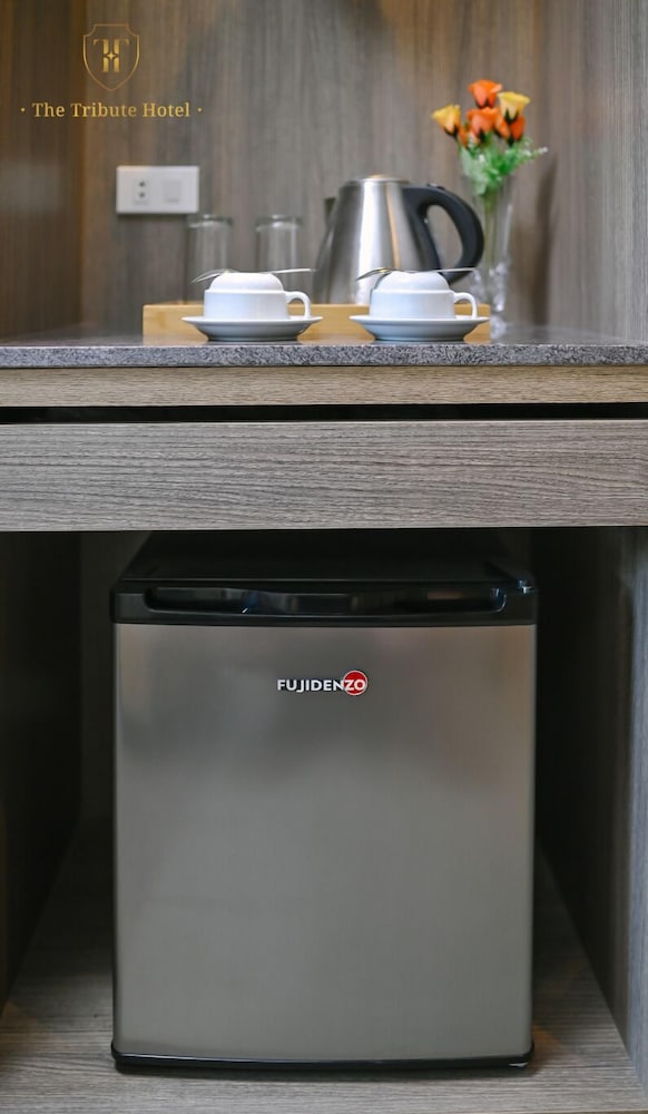 Mini-refrigerator