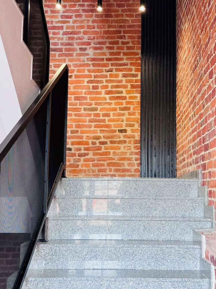 Handrails in hallways