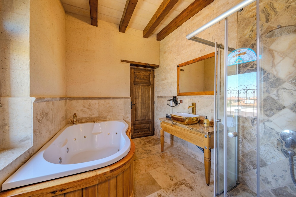 Jetted tub