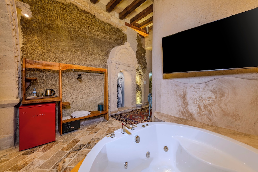 Jetted tub