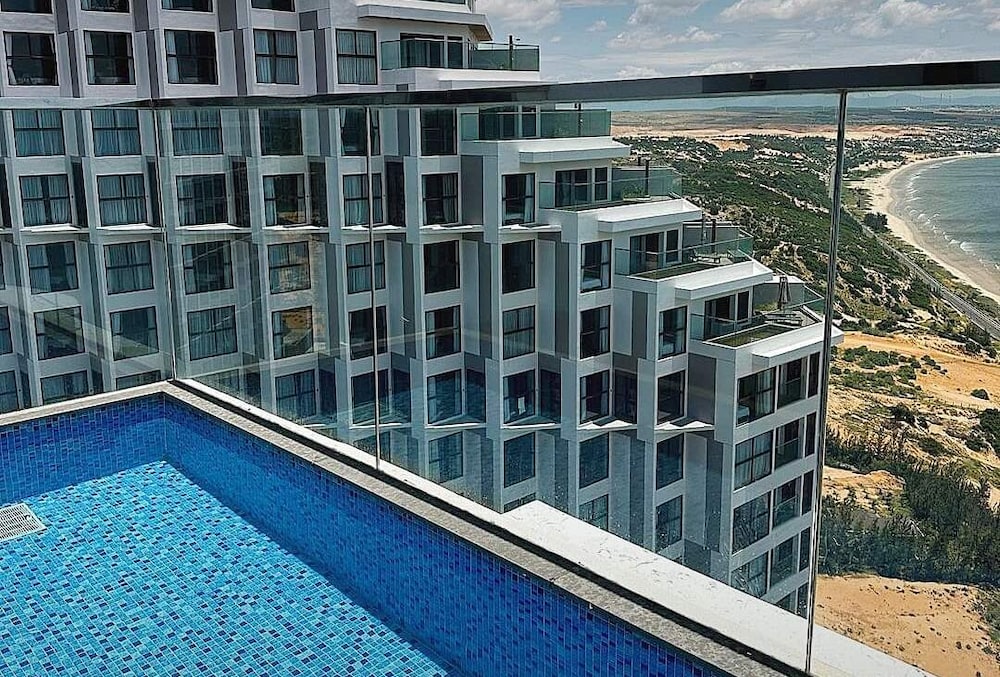 Private pool