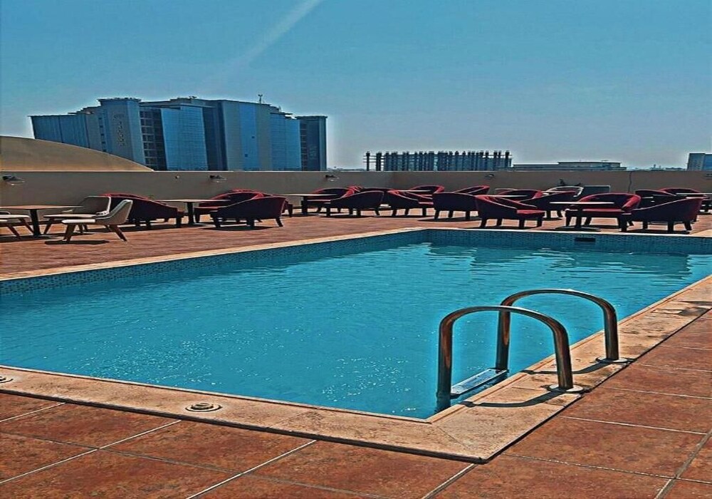Rooftop pool
