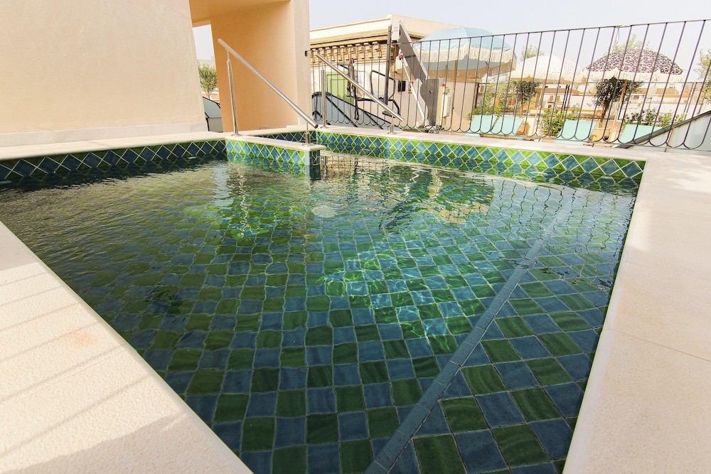 Rooftop pool