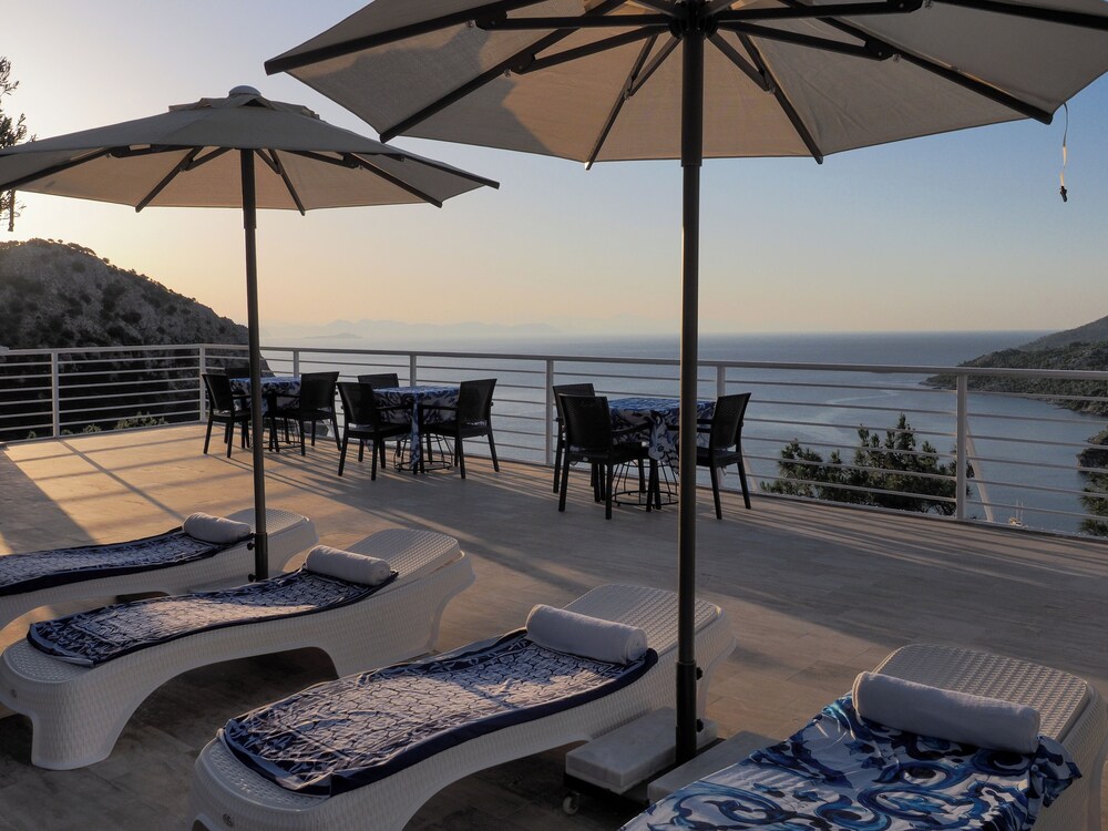 Rooftop pool