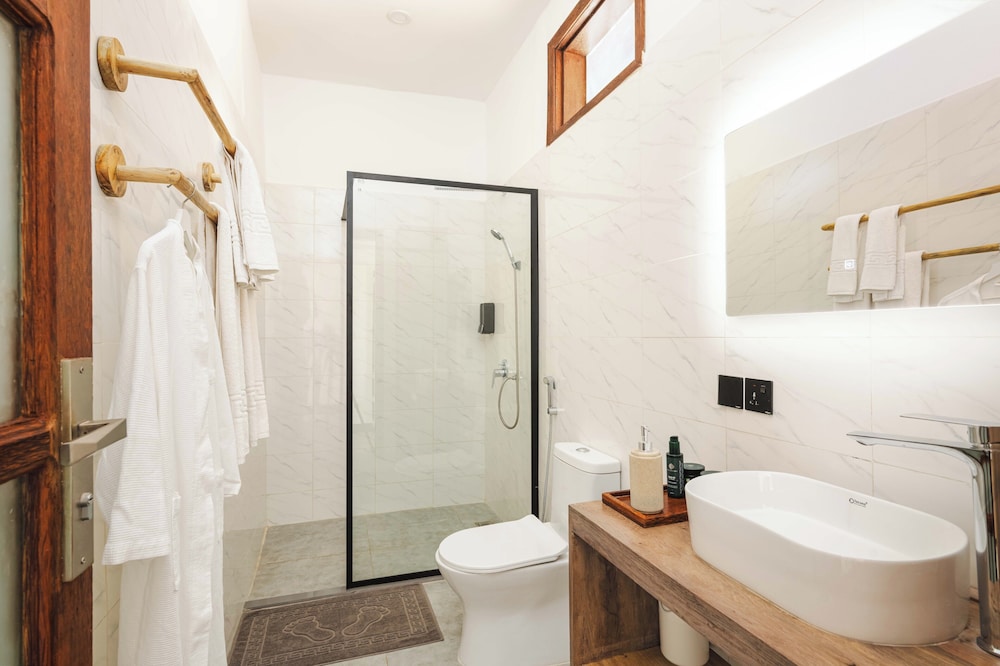 Bathroom shower
