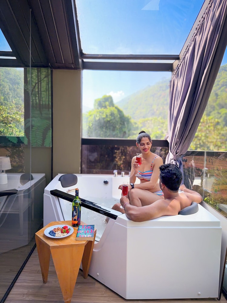 Private spa tub