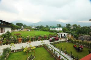 thumbnail: Front of property
