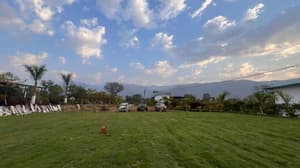 thumbnail: Front of property