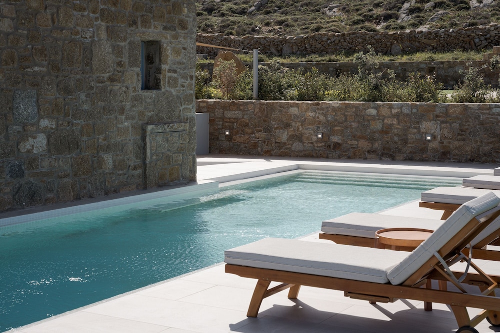Private pool
