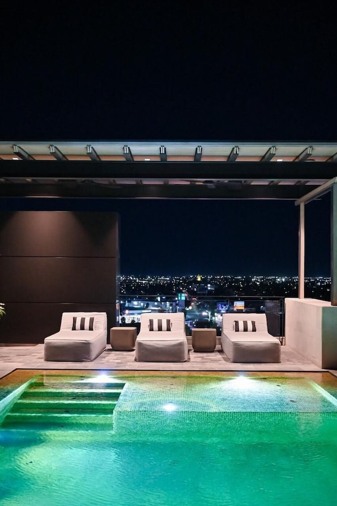 Rooftop pool