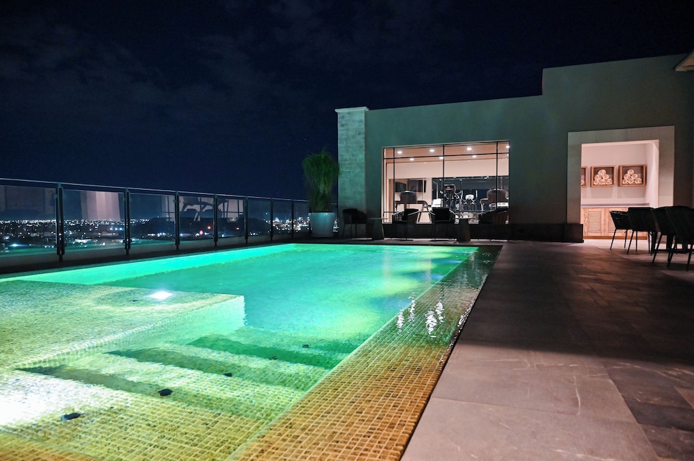 Rooftop pool