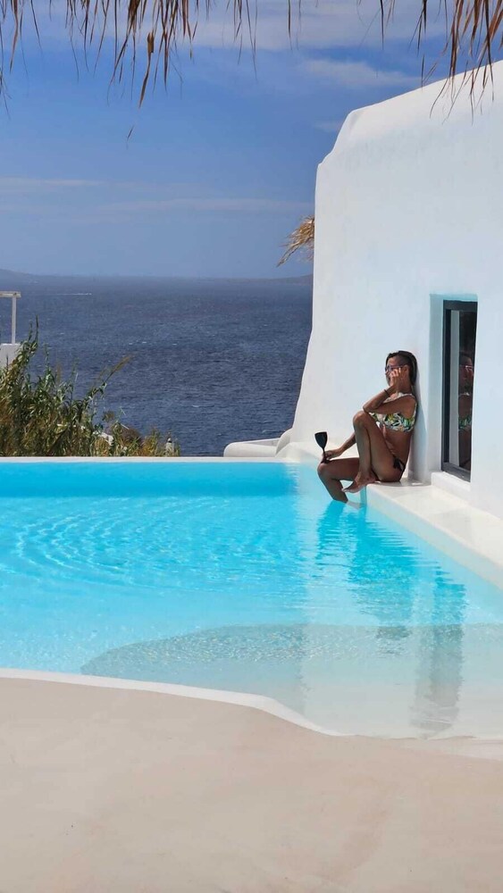 Infinity pool