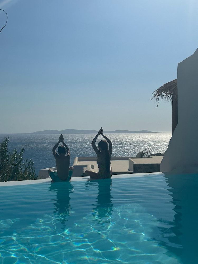 Infinity pool