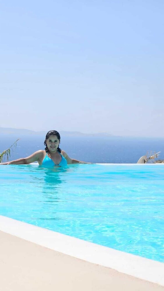 Infinity pool