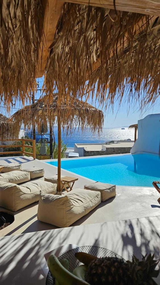 Infinity pool