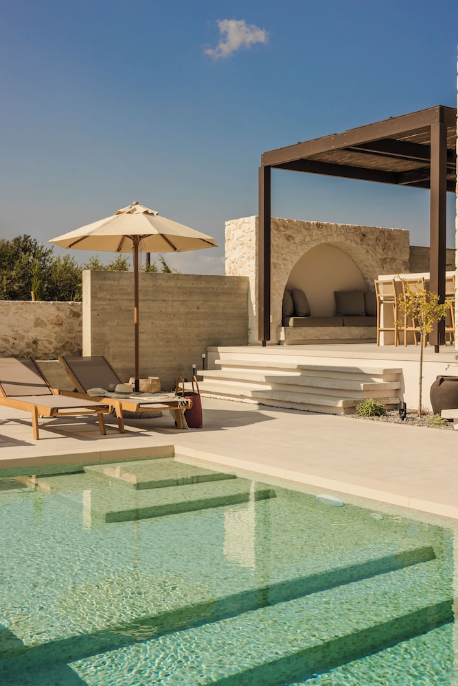 Private pool