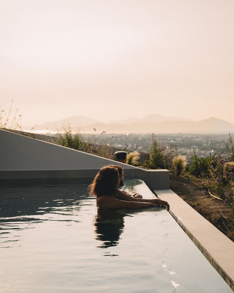 Private pool