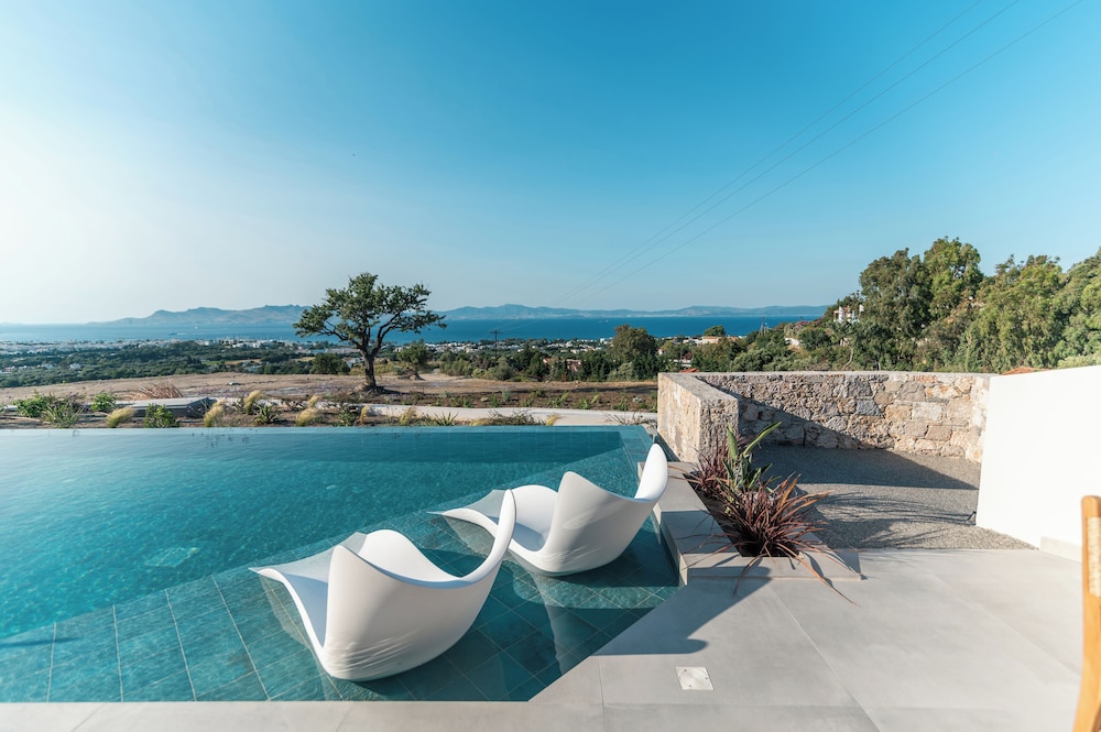 Private pool