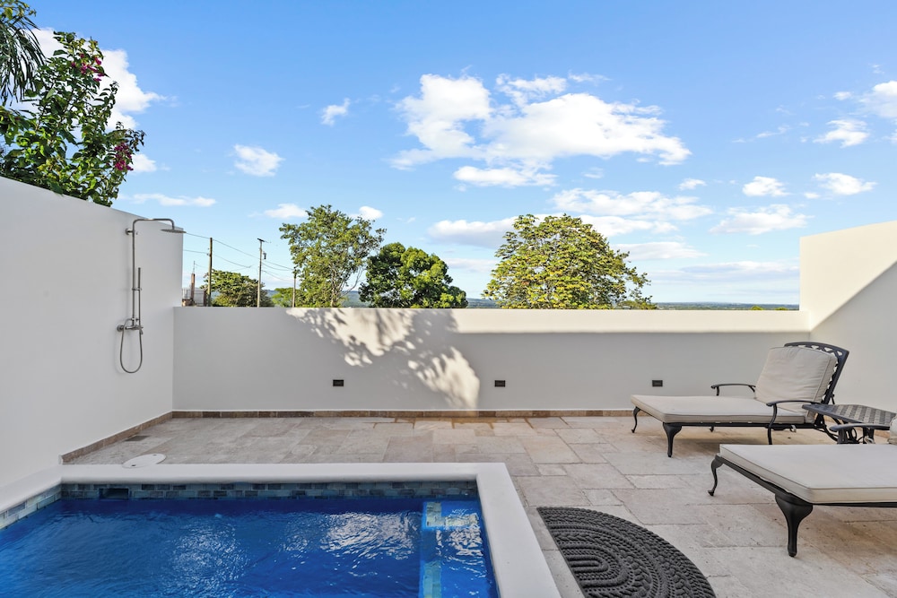 Private pool