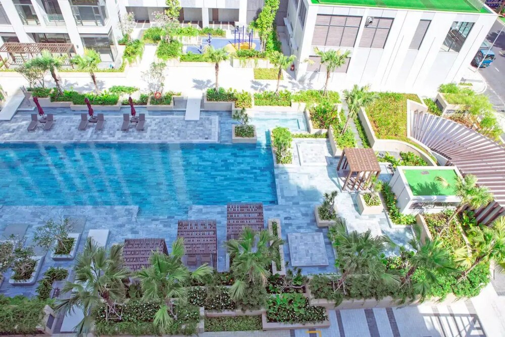 Rooftop pool