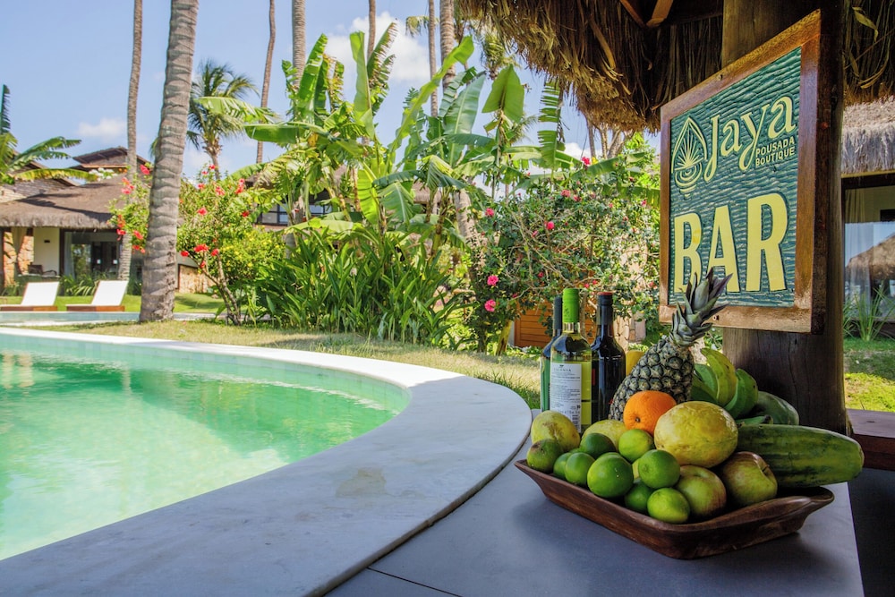 Swim-up bar
