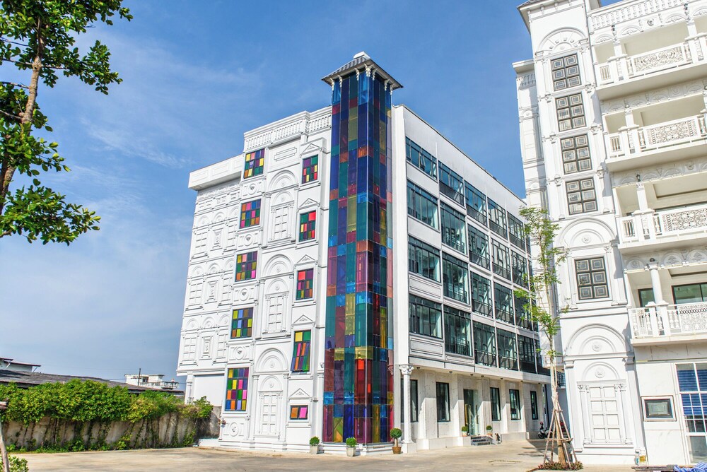 Primary image