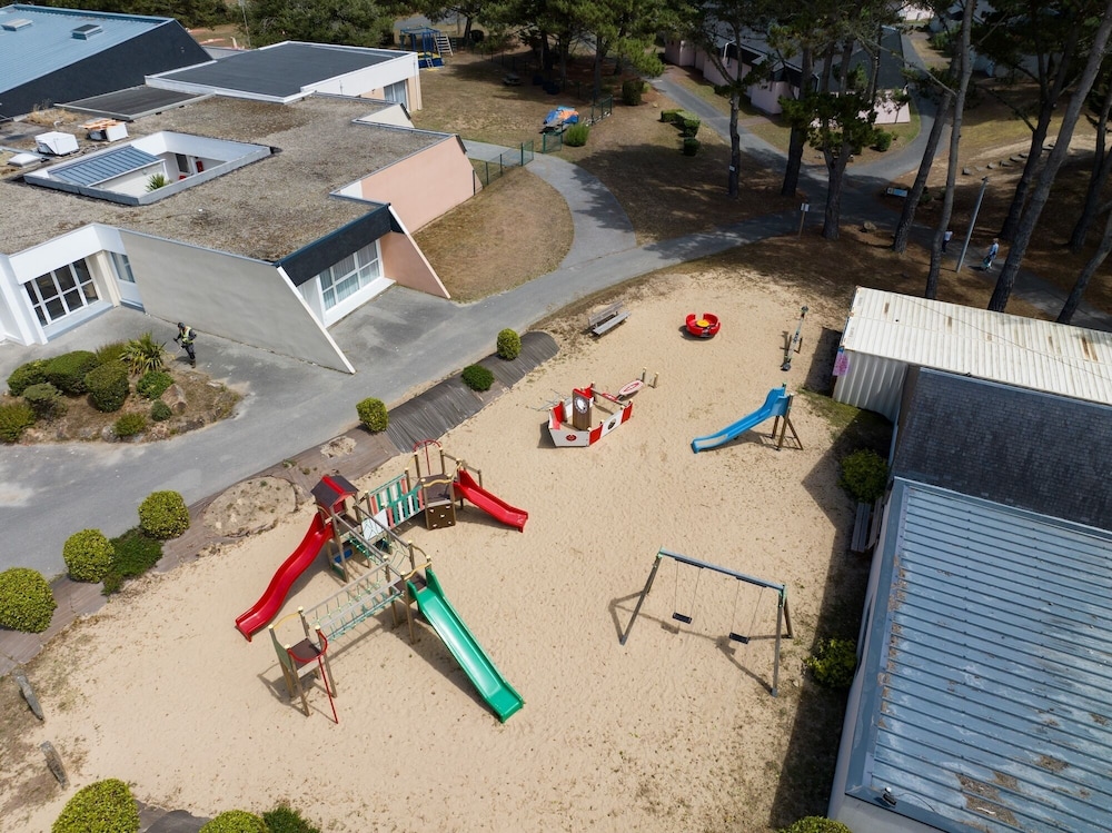 Children's play area - outdoor