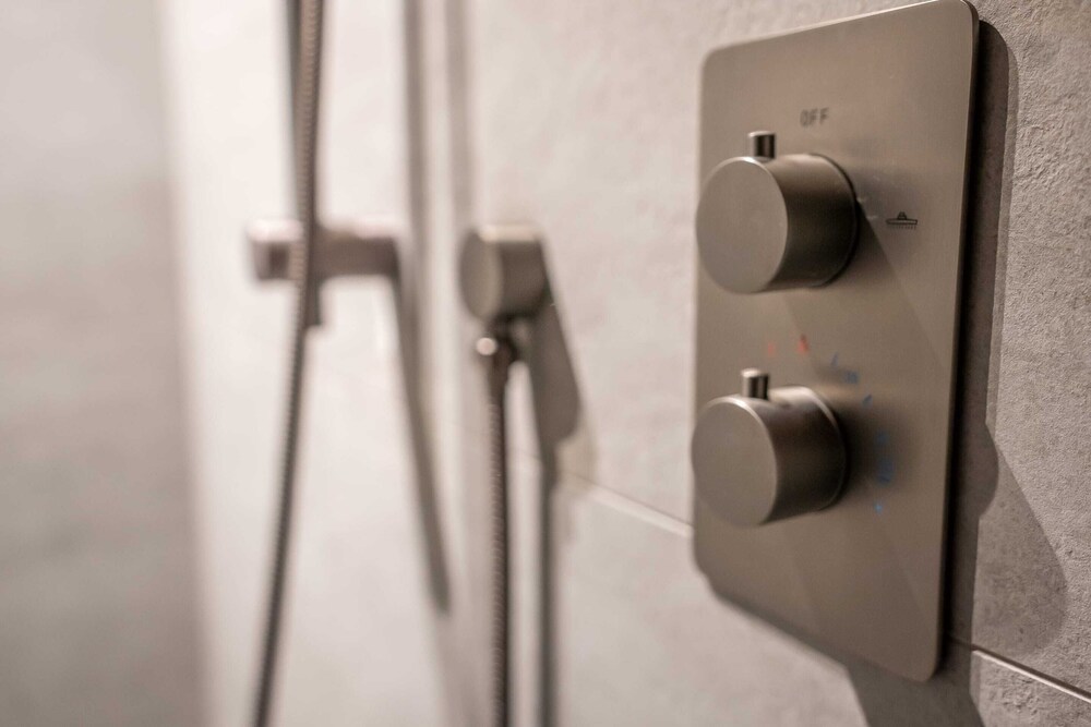 Hand-held showerhead