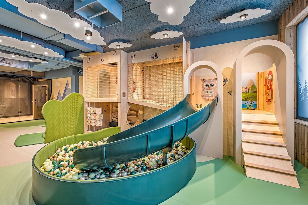 Children's play area - indoor