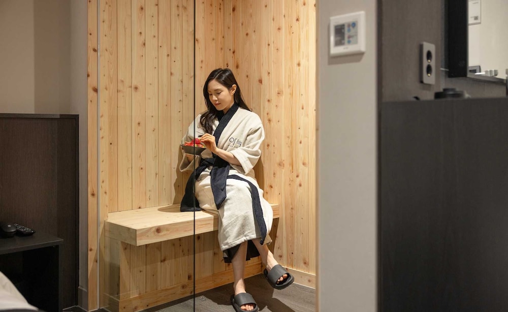 Room amenity