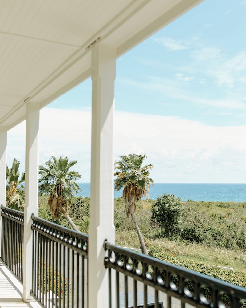 Beach/ocean view