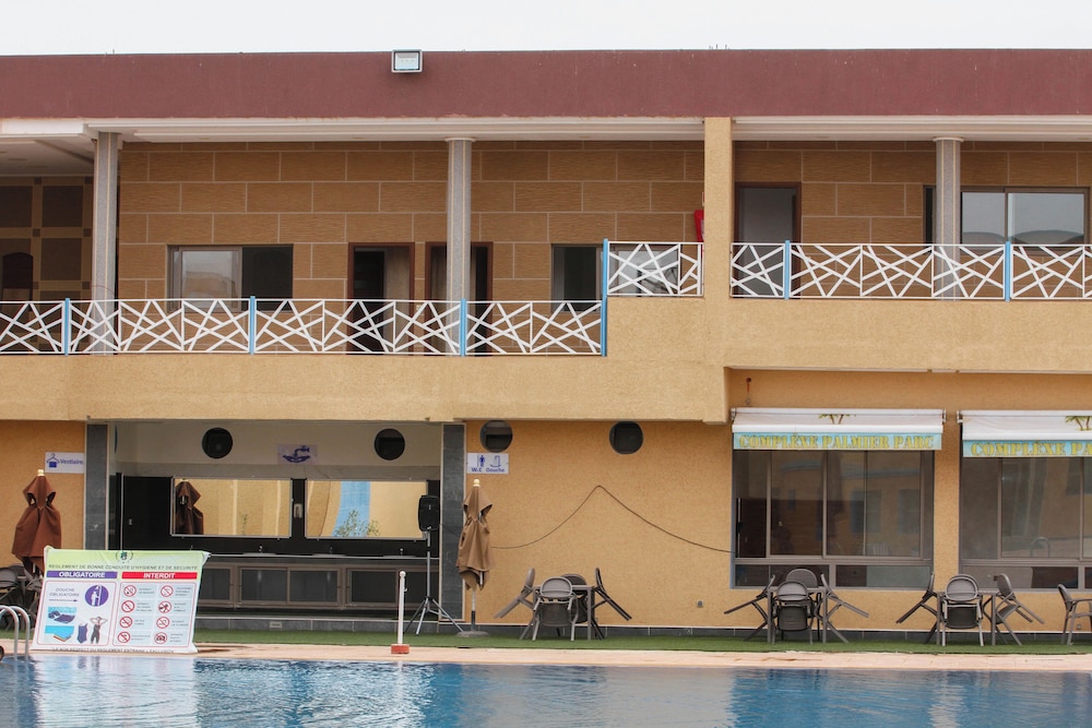 Handrails in hallways