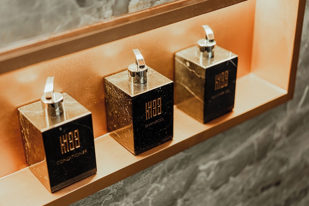Bathroom amenities