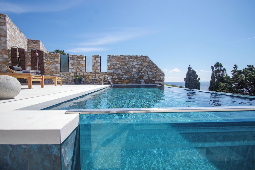 Private pool